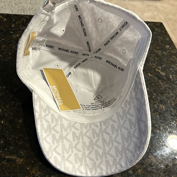 BNWT Michael Kors MK Logo cap - Picture 5 of 6